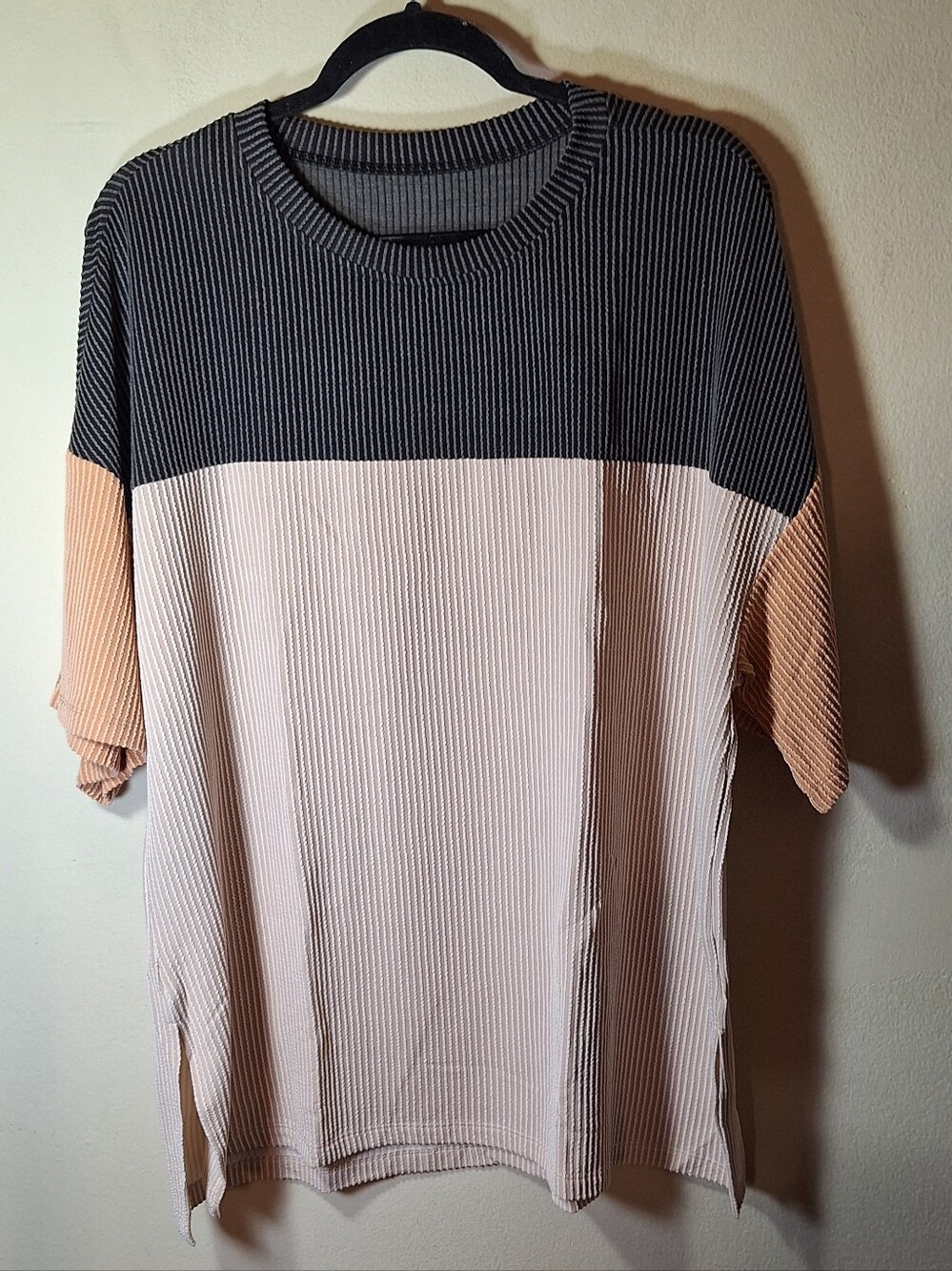 NWOT Oversized Colorblock Ribbed Top - Picture 3 of 5